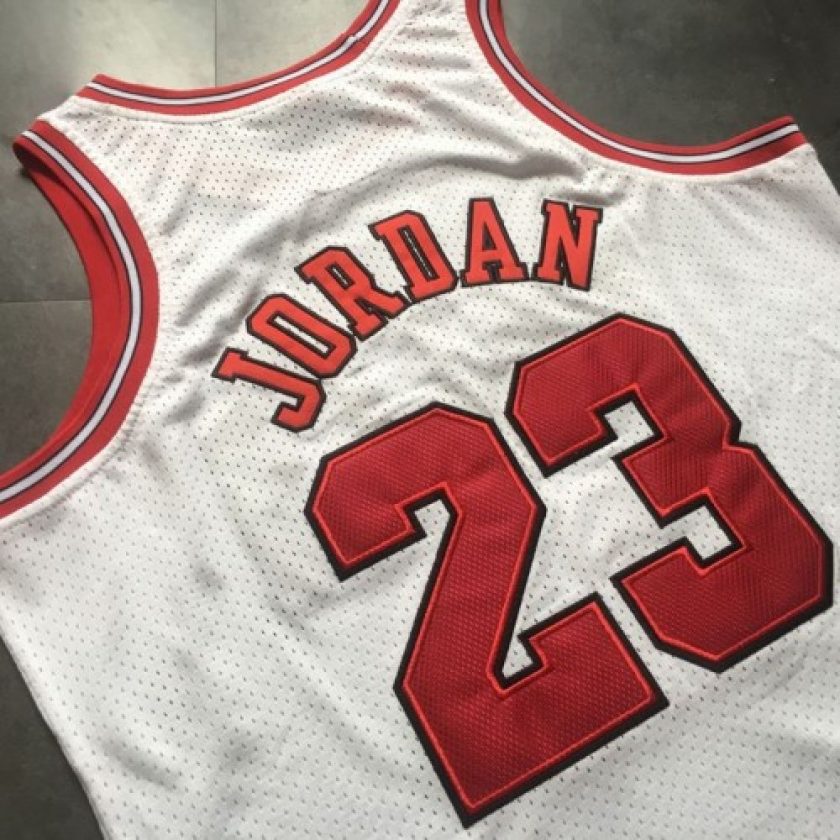 Men's Chicago Bulls Michael Jordan #23 Throwback Mitchell & Ness White 1996-97 Hardwood Classics Player Jersey